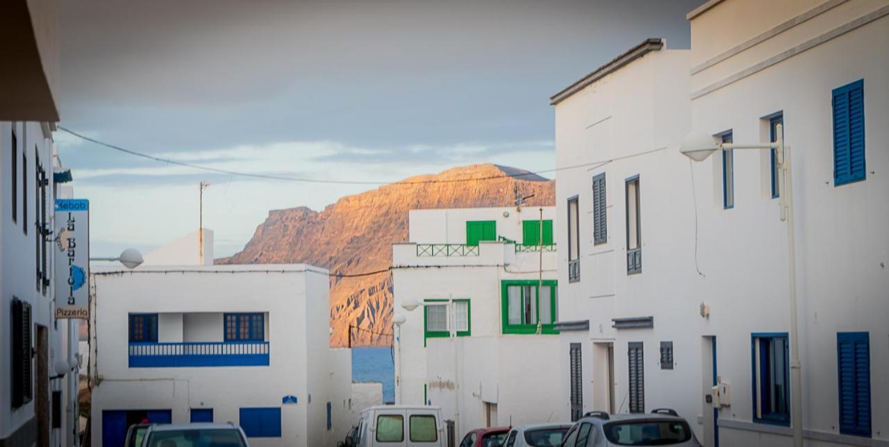 Volcanokite Apartments Famara Bagian luar foto